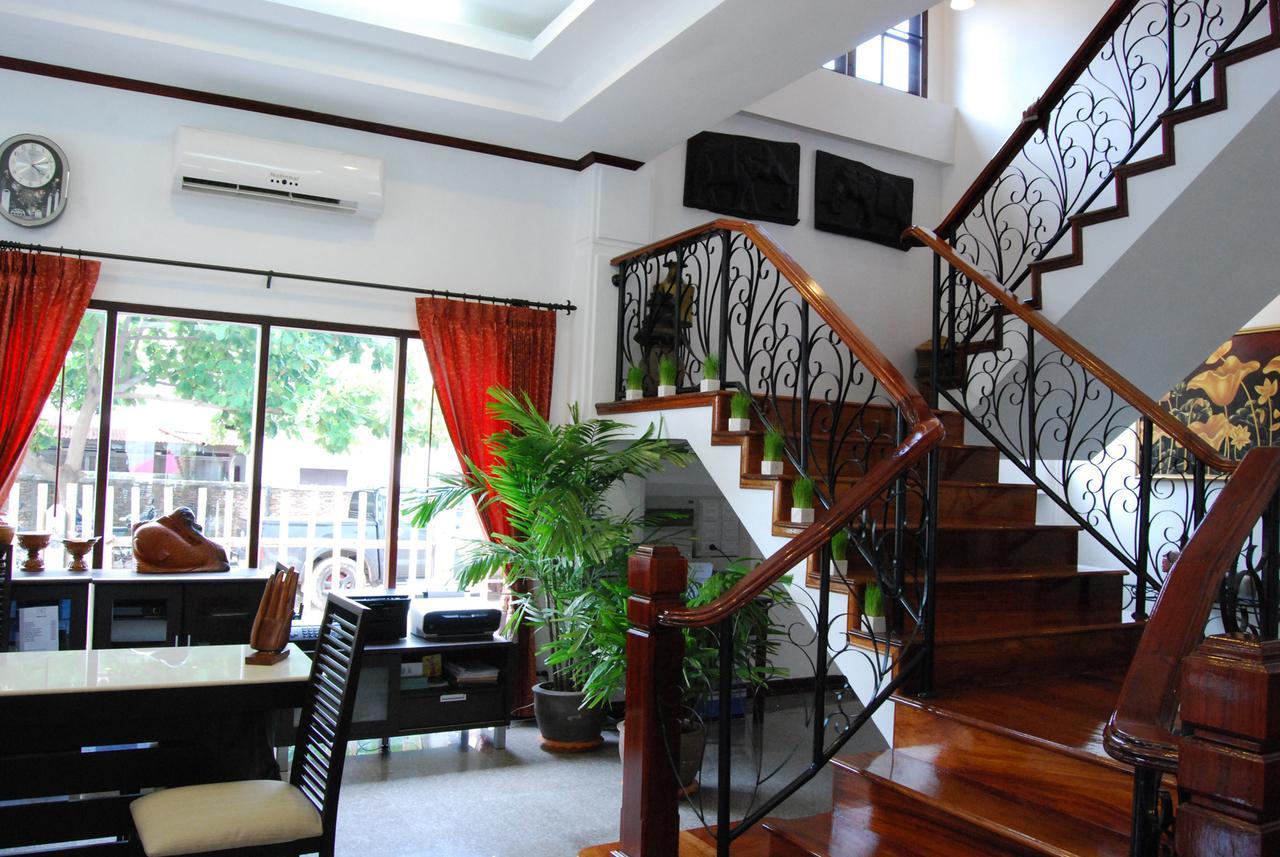 Vayakorn Inn Vientiane Buitenkant foto