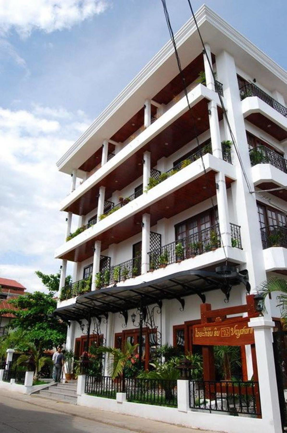 Vayakorn Inn Vientiane Buitenkant foto