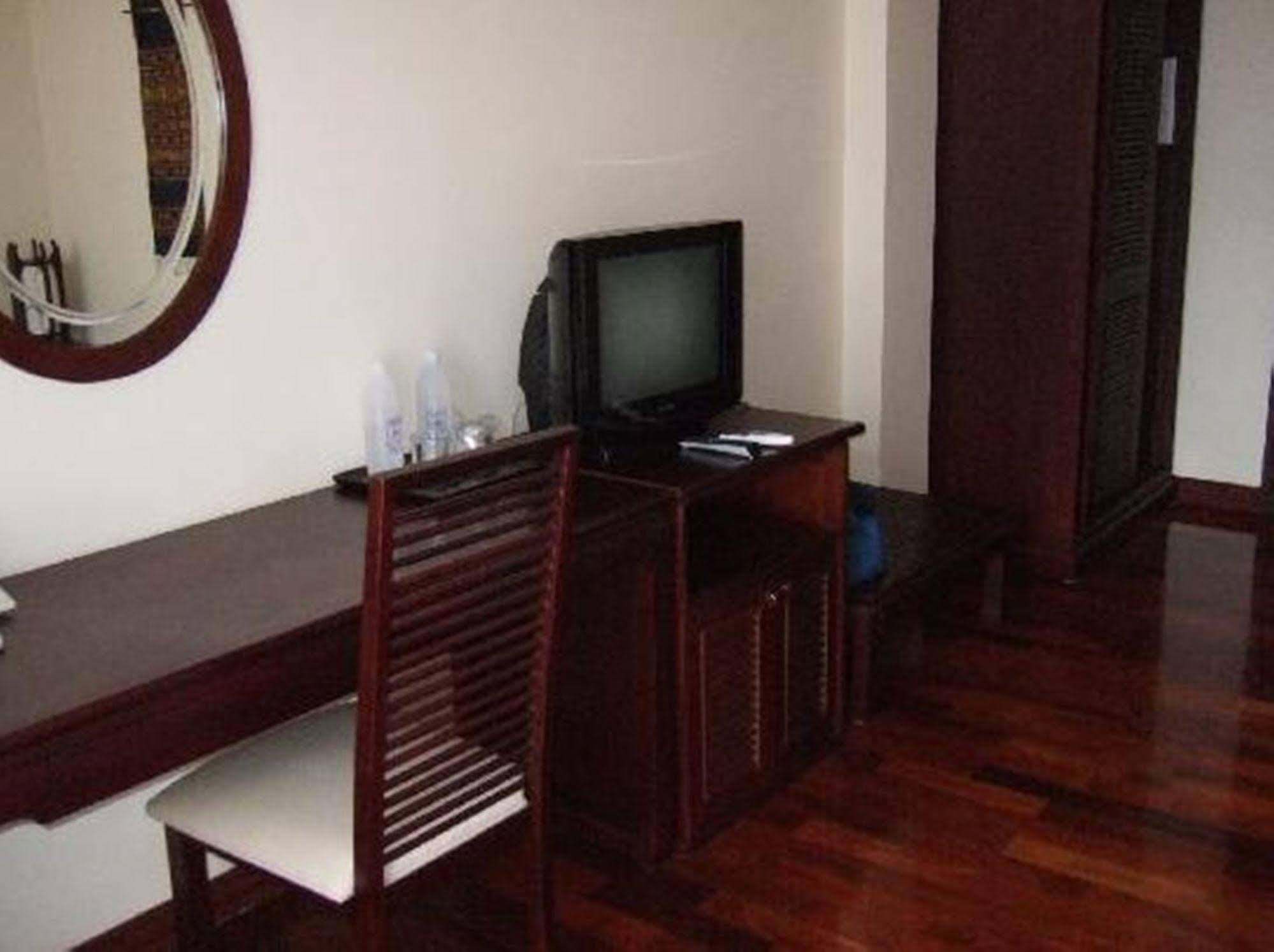 Vayakorn Inn Vientiane Buitenkant foto