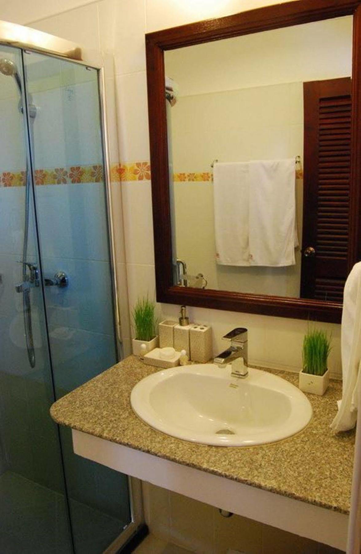 Vayakorn Inn Vientiane Buitenkant foto