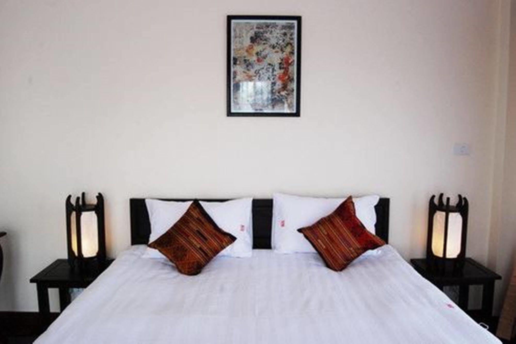 Vayakorn Inn Vientiane Buitenkant foto