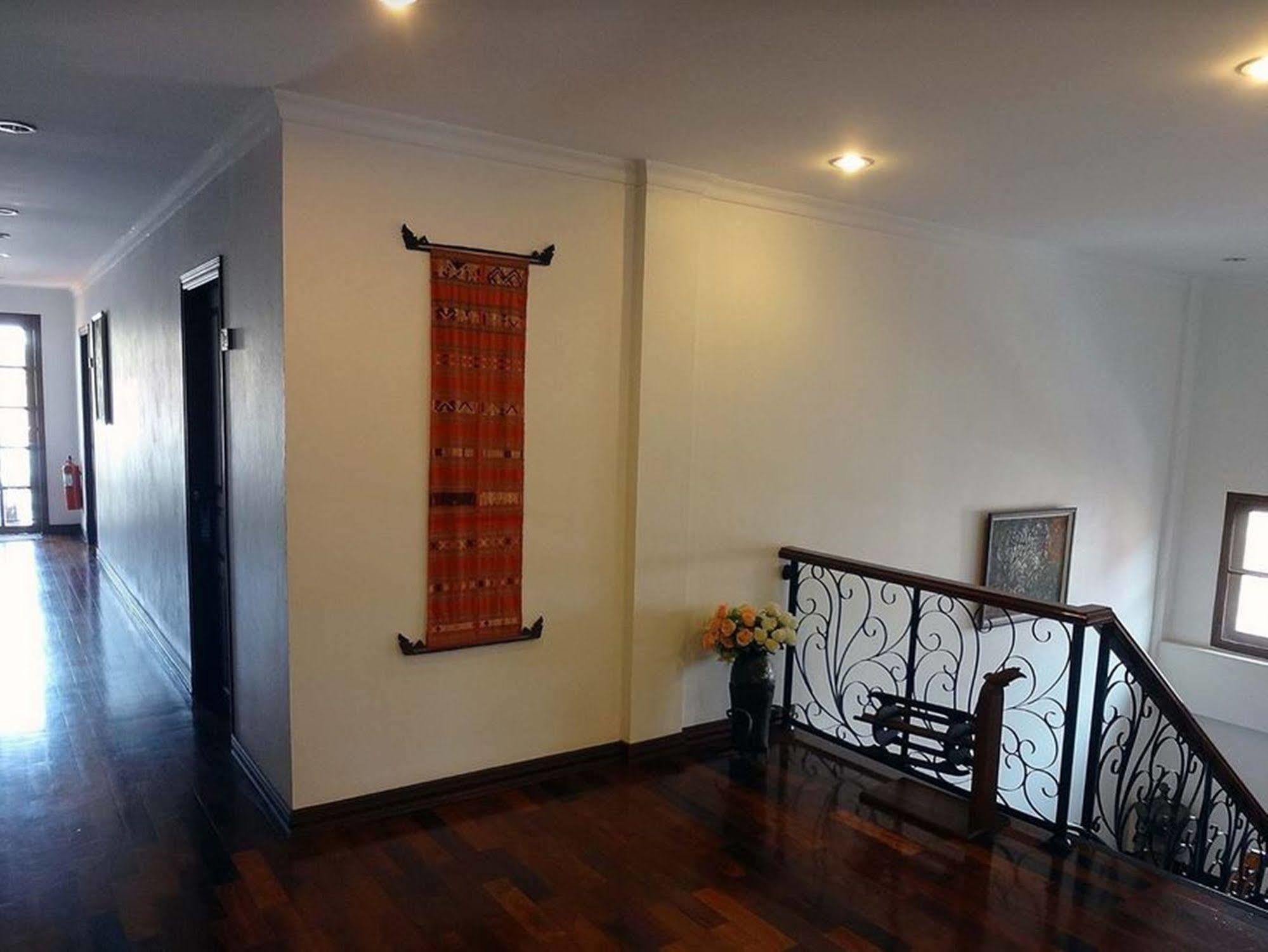 Vayakorn Inn Vientiane Buitenkant foto